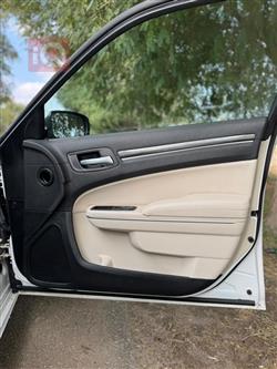 کرایسلەر 300